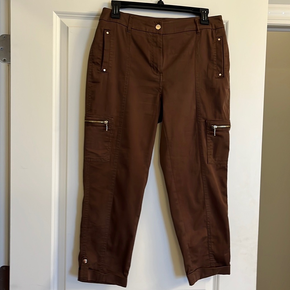 Never worn “Chico’s” very stylish ladies Capri pants